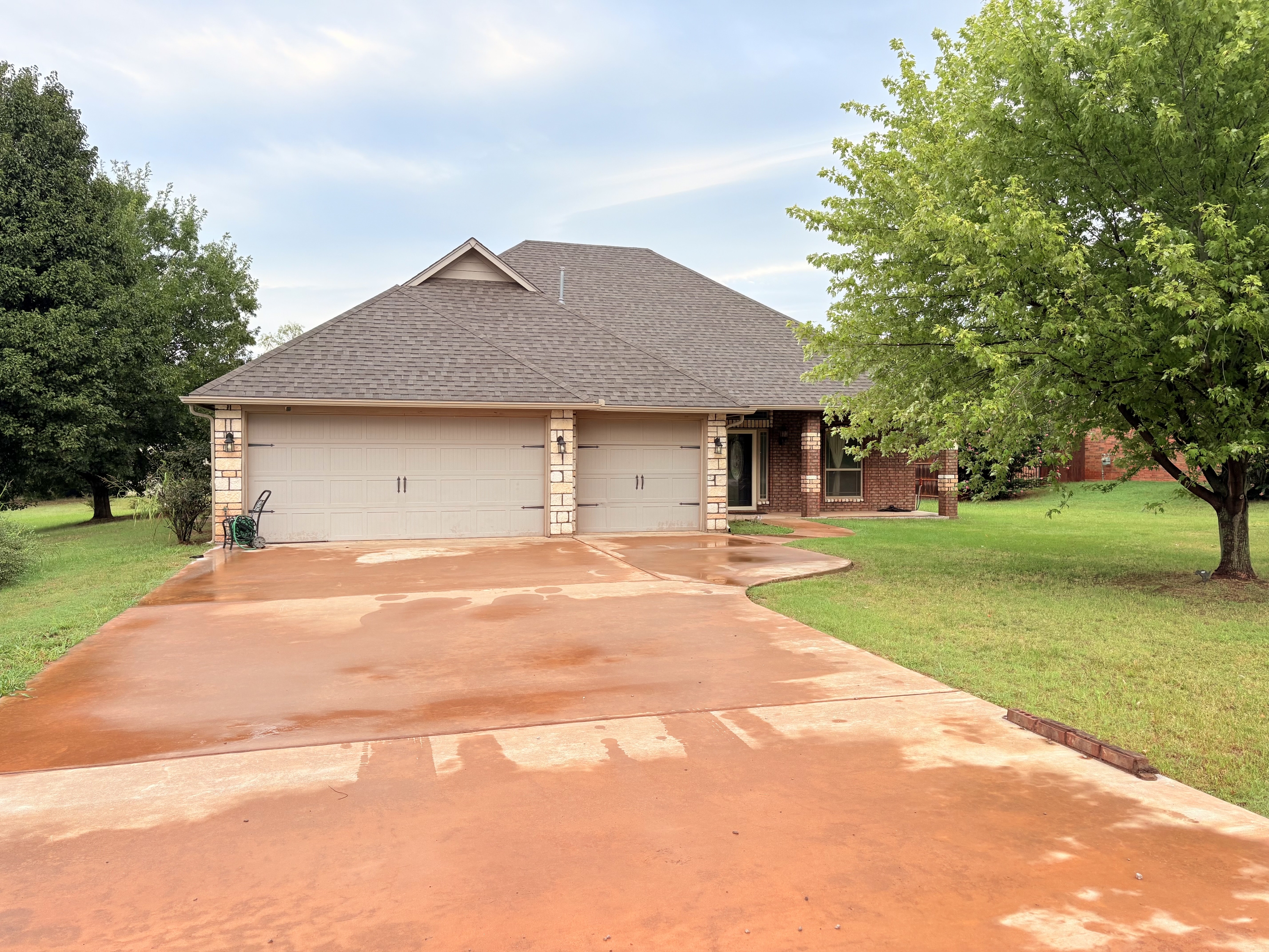 1011 Waverly Way